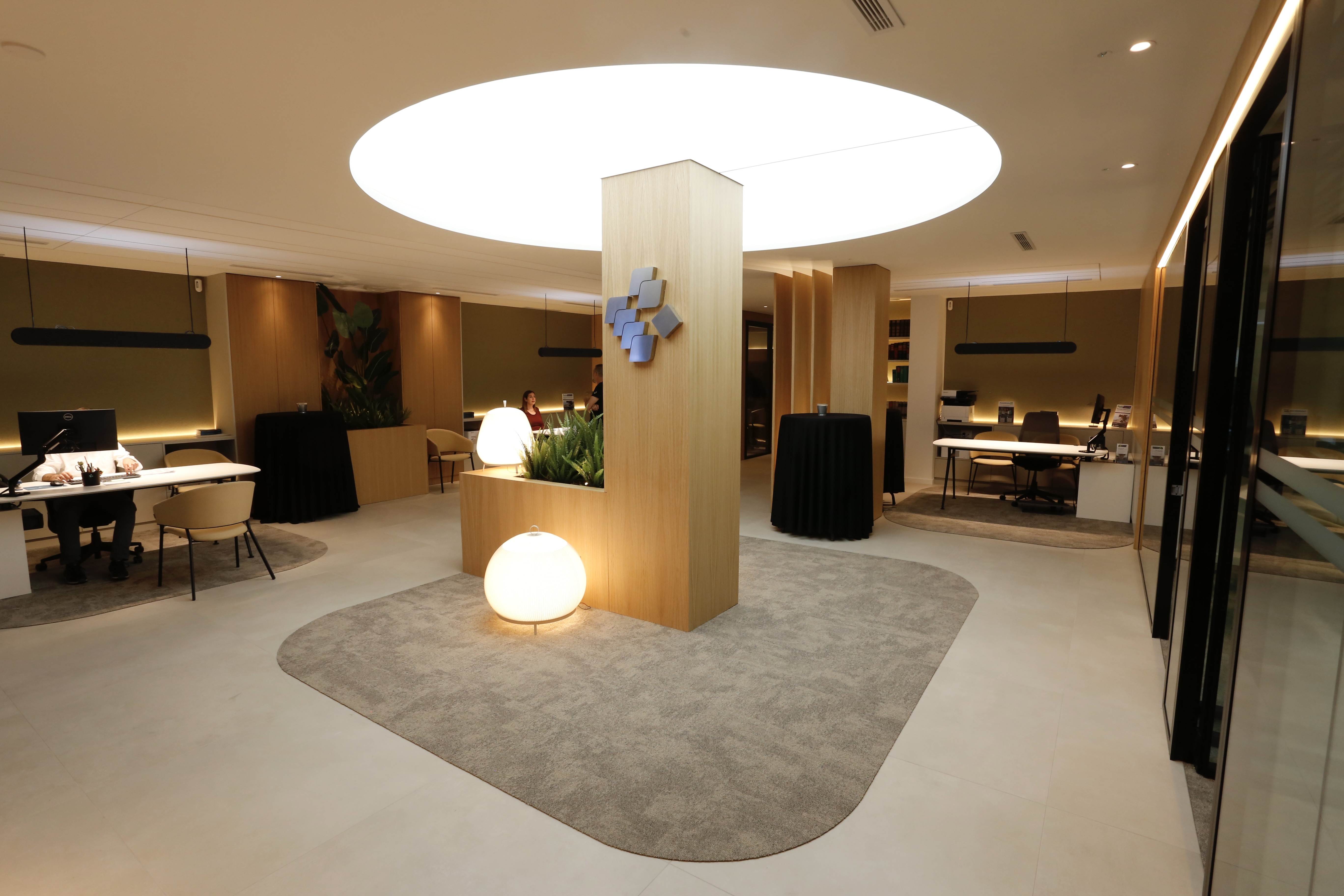 Interior de la delegació de Cornellà de Llobregat