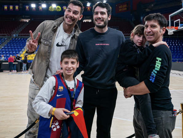 Jugadors Barça amb familiars pacients oncologics