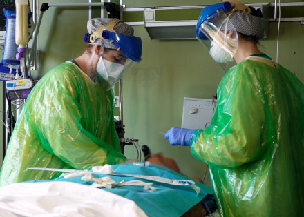 uci_covid_hospital