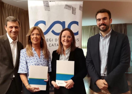 Acte de signatura de l'acord entre Assistència Sanitària i el Col·legi d'Actuaris de Catalunya