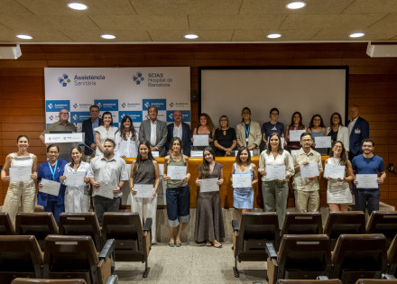 Foto de família de la promoció 2026 del Programa de Beques Assistència Sanitària